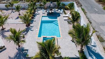 Beautiful 3br2 5BA Villa w Pool Close 2 Baby Beach