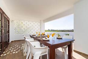 Beautiful 3br2 5BA Villa w Pool Close 2 Baby Beach