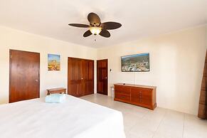 Beautiful 3br2 5BA Villa w Pool Close 2 Baby Beach