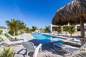 Beautiful 3br2 5BA Villa w Pool Close 2 Baby Beach