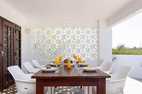 Beautiful 3br2 5BA Villa w Pool Close 2 Baby Beach