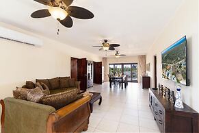 Beautiful 3br2 5BA Villa w Pool Close 2 Baby Beach