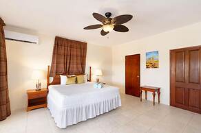 Beautiful 3br2 5BA Villa w Pool Close 2 Baby Beach