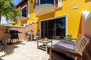 2BR 3BA Town Home w GYM Tennis Courts Pools