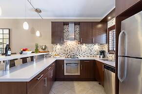 2BR 3BA Town Home w GYM Tennis Courts Pools