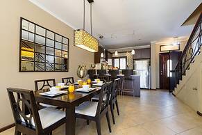 2BR 3BA Town Home w GYM Tennis Courts Pools