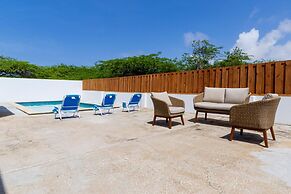 Brand NEW Modern 2BR 2BA With Private Pool Patio