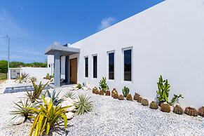 Brand NEW Modern 2BR 2BA With Private Pool Patio