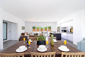 Brand NEW Modern 2BR 2BA With Private Pool Patio