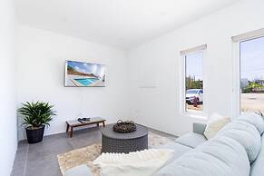 Brand NEW Modern 2BR 2BA With Private Pool Patio