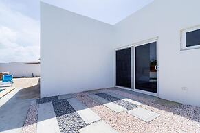 Brand NEW Modern 2BR 2BA With Private Pool Patio