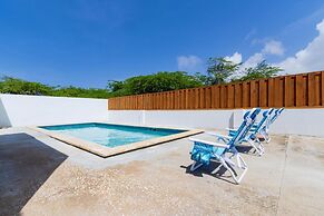 Brand NEW Modern 2BR 2BA With Private Pool Patio