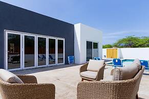 Brand NEW Modern 2BR 2BA With Private Pool Patio