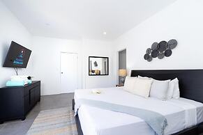 Brand NEW Modern 2BR 2BA With Private Pool Patio