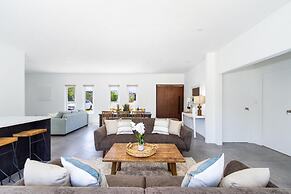 Brand NEW Modern 2BR 2BA With Private Pool Patio