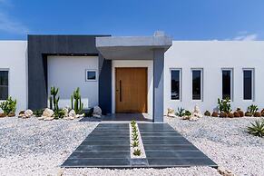 Brand NEW Modern 2BR 2BA With Private Pool Patio