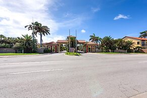 2br2ba Townhome With Pools GYM Gold Coast