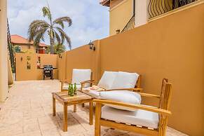 2br2ba Townhome With Pools GYM Gold Coast