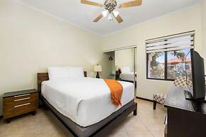 2br2ba Townhome With Pools GYM Gold Coast