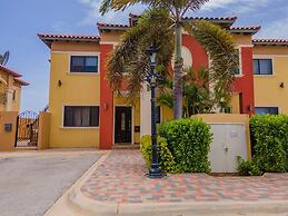 2br2ba Townhome With Pools GYM Gold Coast