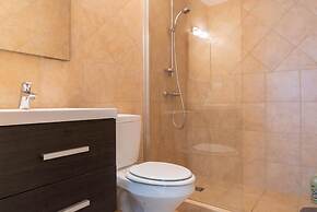 2br2ba Townhome With Pools GYM Gold Coast