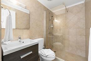 2br2ba Townhome With Pools GYM Gold Coast