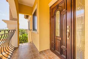 2br2ba Townhome With Pools GYM Gold Coast