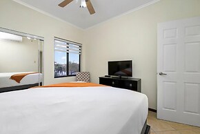 2br2ba Townhome With Pools GYM Gold Coast