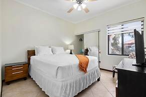 2br2ba Townhome With Pools GYM Gold Coast