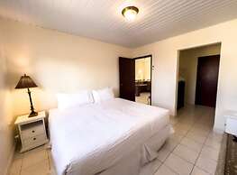 Spacious 6BR Villa w Pool Close2beach Sleeps 16