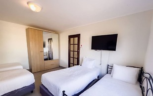 Spacious 6BR Villa w Pool Close2beach Sleeps 16