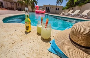 Spacious 6BR Villa w Pool Close2beach Sleeps 16