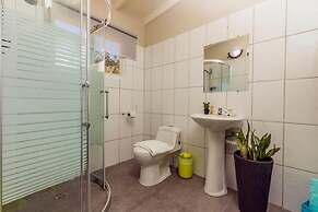 Sleeps 16 Palm Beach - 6BR Villa w Private Pool