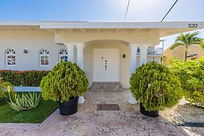 Sleeps 16 Palm Beach - 6BR Villa w Private Pool