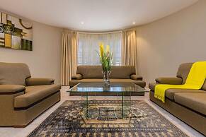 Sleeps 16 Palm Beach - 6BR Villa w Private Pool