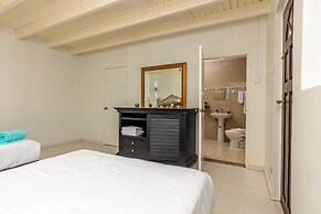 Sleeps 16 Palm Beach - 6BR Villa w Private Pool