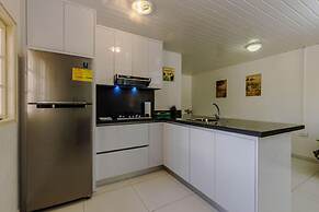 Sleeps 16 Palm Beach - 6BR Villa w Private Pool