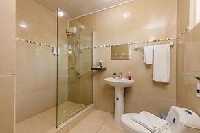 Sleeps 16 Palm Beach - 6BR Villa w Private Pool