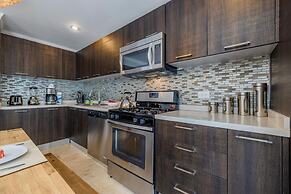 Unique 2BR Penthouse w Privaterooftop Palmbeach