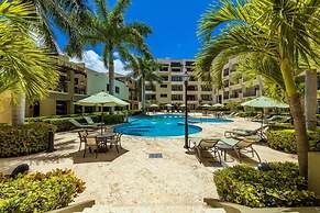 Unique 2BR Penthouse w Privaterooftop Palmbeach