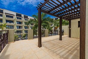 Unique 2BR Penthouse w Privaterooftop Palmbeach