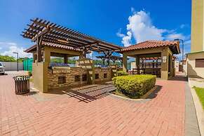 Unique 2BR Penthouse w Privaterooftop Palmbeach