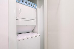 Amazing 1br1ba Condo With Balcony Great Location