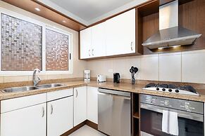 2br2 5BA Townhouse w Pool 3min Walk 2 Eaglebeach