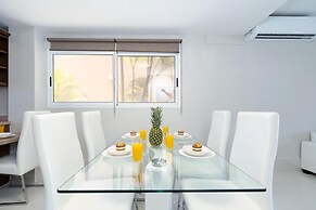 2br2 5BA Townhouse w Pool 3min Walk 2 Eaglebeach