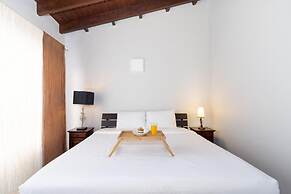 2br2 5BA Townhouse w Pool 3min Walk 2 Eaglebeach