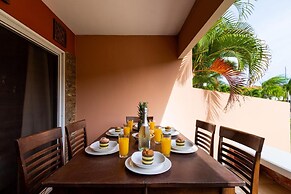 2br2 5BA Townhouse w Pool 3min Walk 2 Eaglebeach