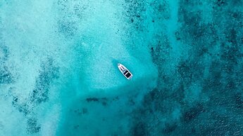 2br2 5BA Townhouse w Pool 3min Walk 2 Eaglebeach