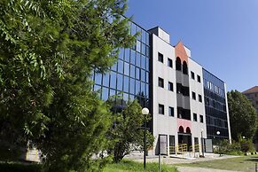 Noto 10 in Milan With 1 Bedrooms and 1 Bathrooms