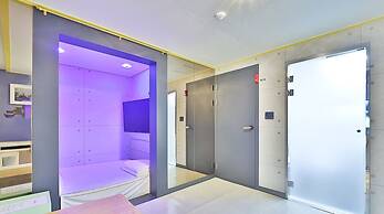 The Apple Hotel